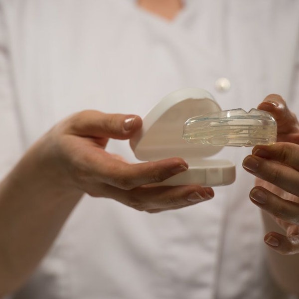 Custom oral appliance for TMJ treatment